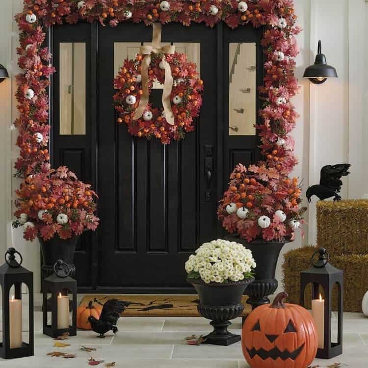 Fall Meets Halloween Porch Decor Idea
