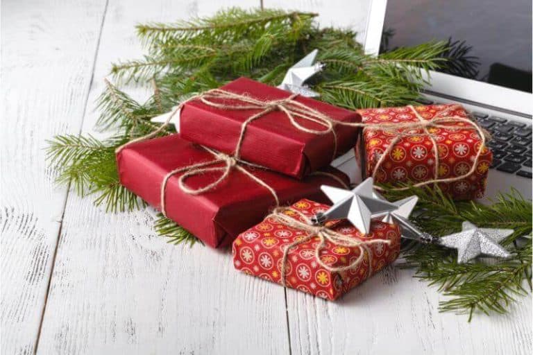 25+ Christmas Gifts for Coworkers